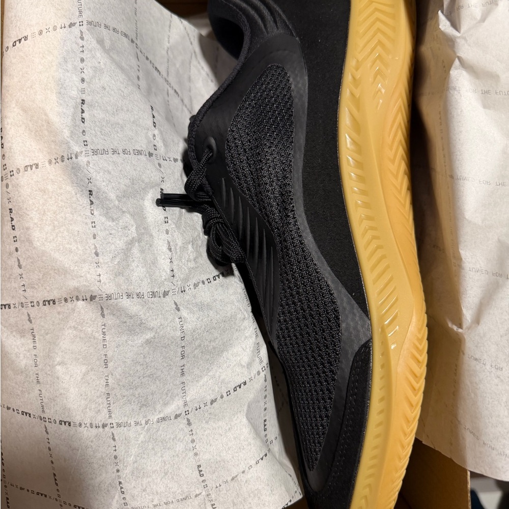 R.A.D One V-1 black gum men’s 13 BNIB